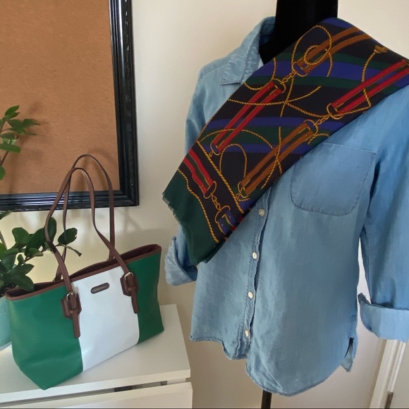 Large Square Patterned Scarf - Picture 4 of 6